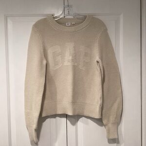 GAP Women's cream Crew Neck Sweater with logo Size Small